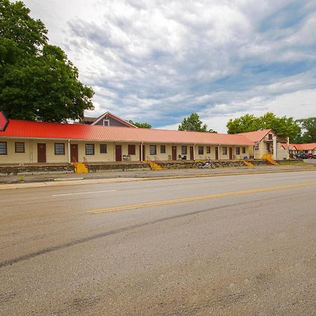 Sunflower Motel Hiawatha By Oyo Dış mekan fotoğraf