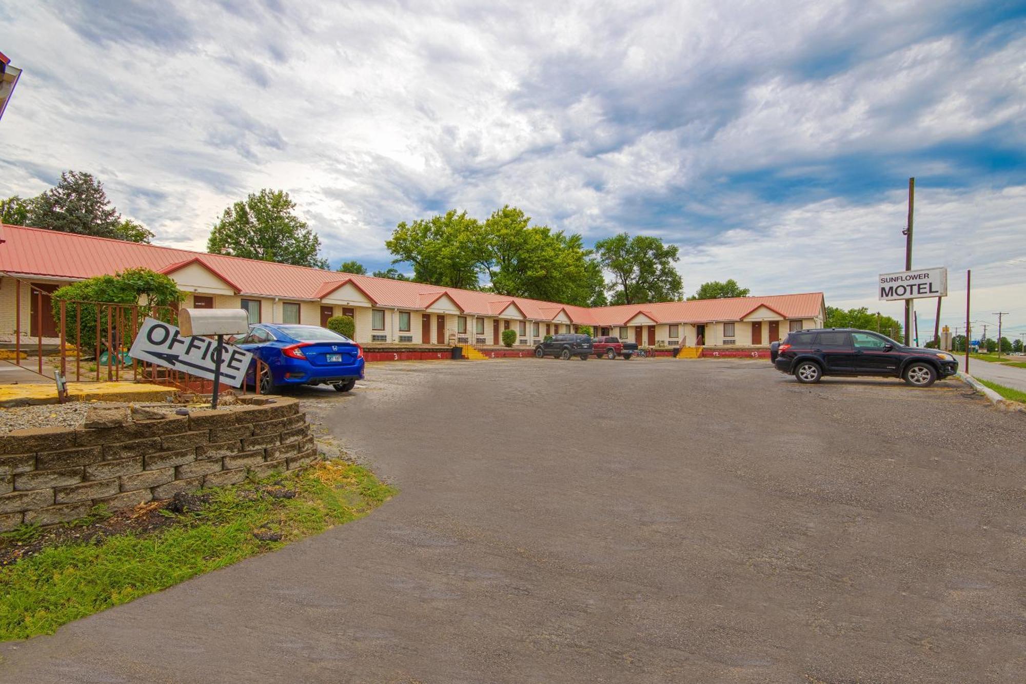 Sunflower Motel Hiawatha By Oyo Dış mekan fotoğraf